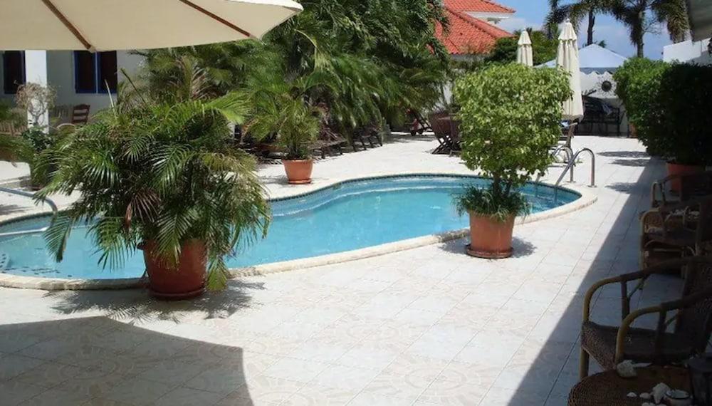 Aruba Harmony Apartments Oranjestad Bagian luar foto