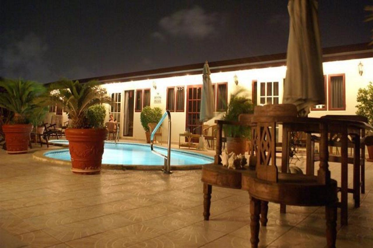 Aruba Harmony Apartments Oranjestad Bagian luar foto