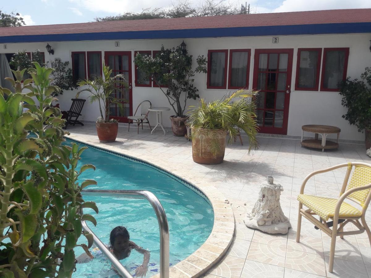 Aruba Harmony Apartments Oranjestad Bagian luar foto